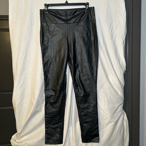 Kendall and Kylie faux leather pants - Picture 1 of 2